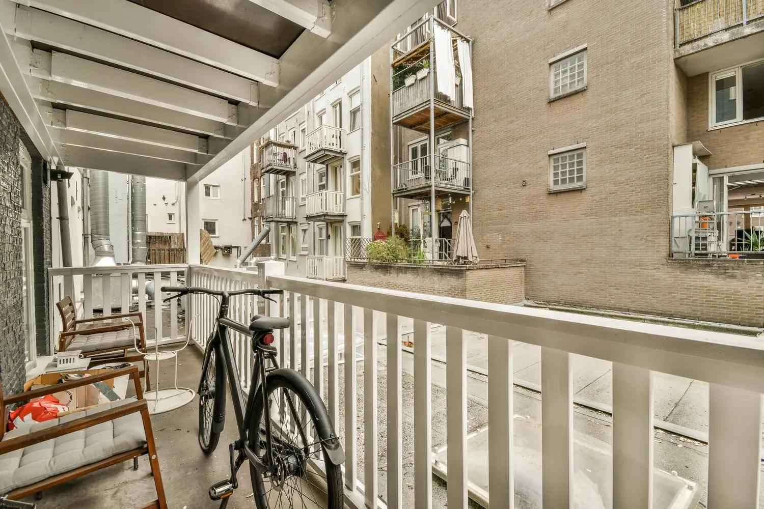 Jak zamontować wieszak rowerowy na balkon w bloku mieszkalnym?